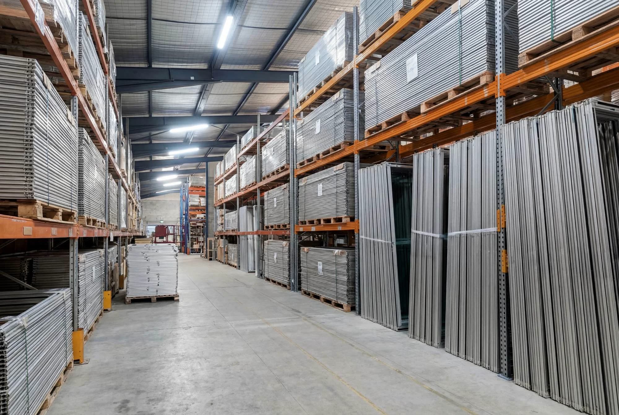 Rental exhibition solutions with modular stands