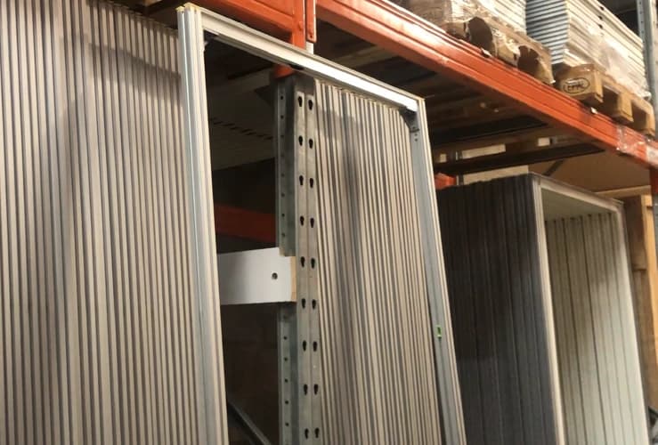 Rental exhibition solutions with modular stands